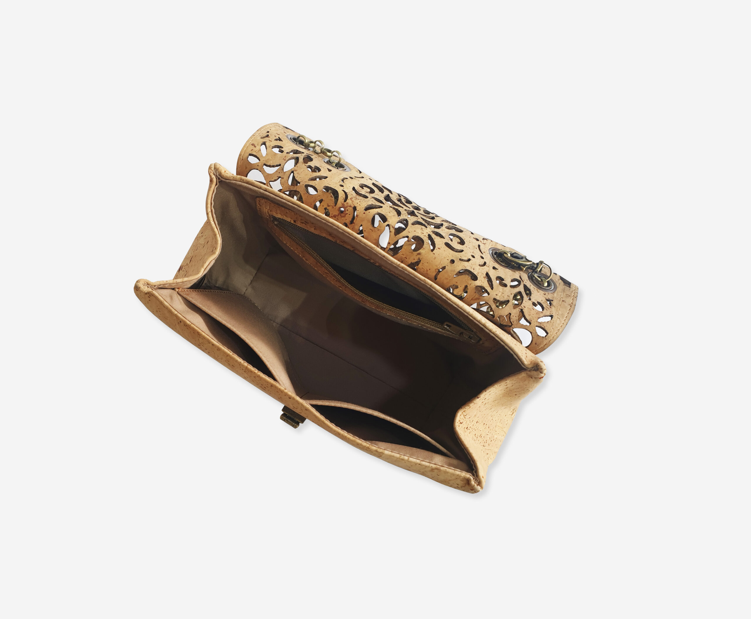 light-cork-shoulder-bag-metal-strap-image4
