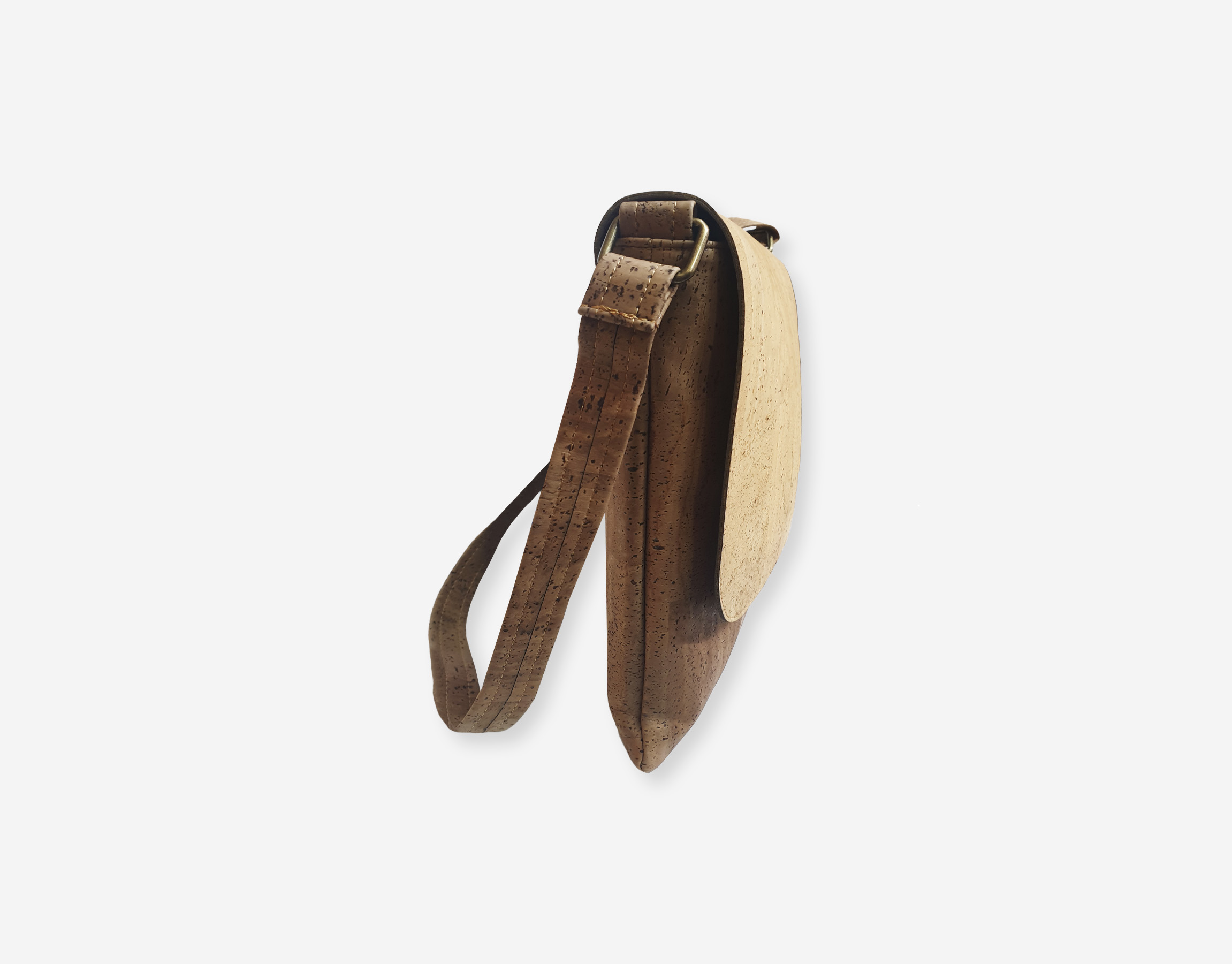cork-crossbodybag-flapover-light-brown-natural-cork-image3